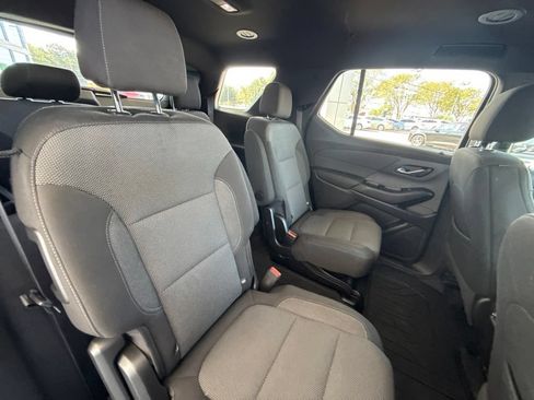 Used 2023 Chevrolet Traverse LT FWD image 37
