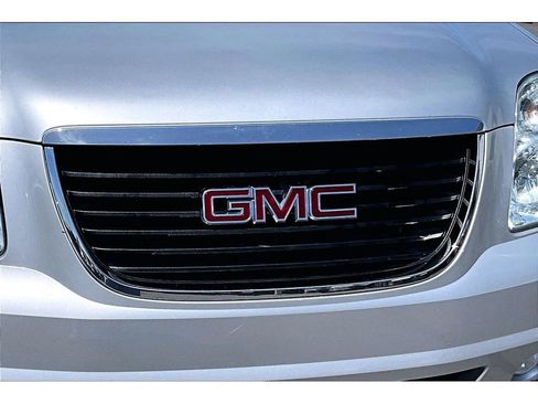 Used 2013 GMC Yukon XL SLT AWD/4WD image 27