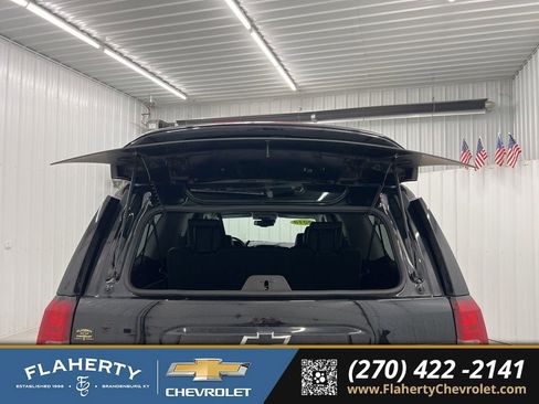 Used 2018 Chevrolet Suburban Premier image 21