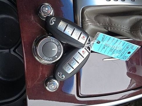 Used 2017 INFINITI Q70 L 3.7 image 14