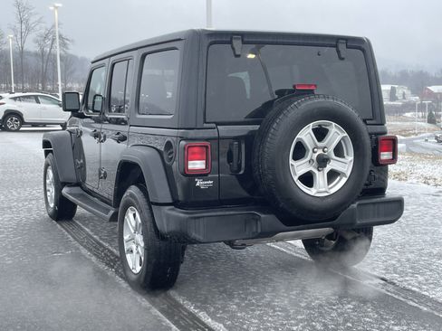 Used 2022 Jeep Wrangler Unlimited Sport image 6