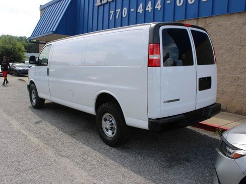 Used 2021 Chevrolet Express 2500 Extended w/ Driver Convenience Package RWD image 4