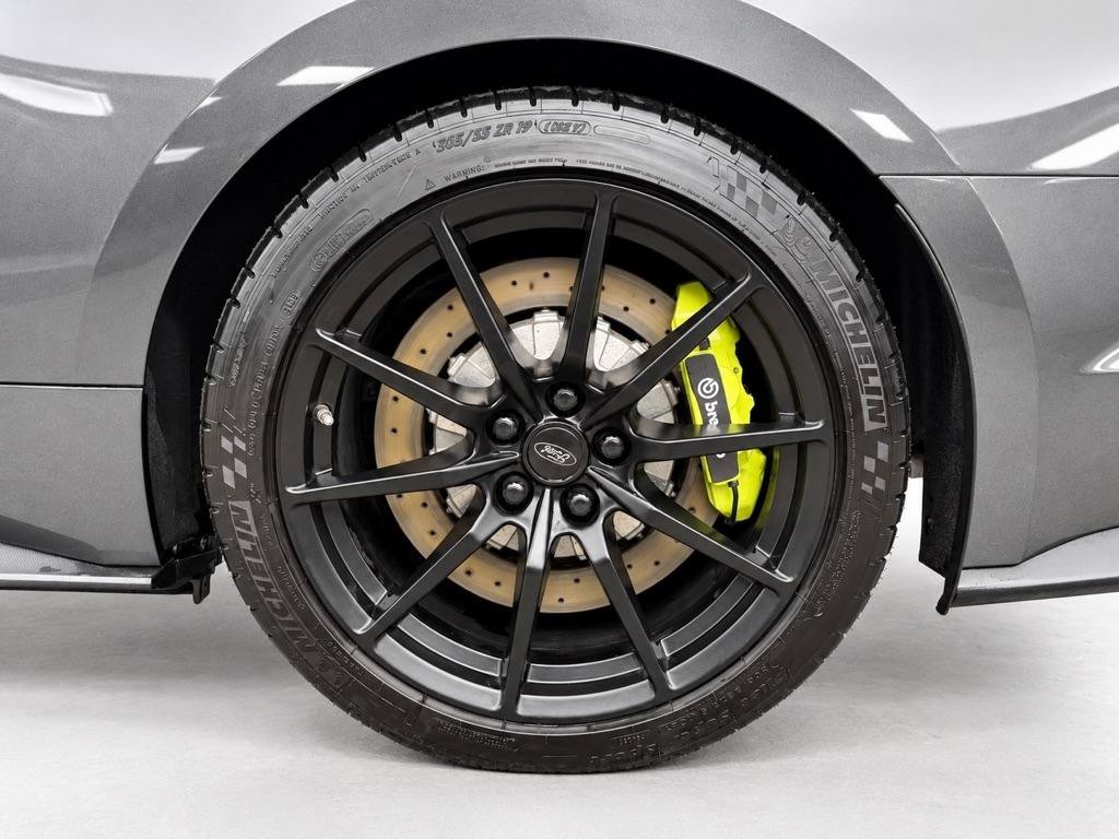 Used 2016 Ford Mustang Shelby GT350 w/ Technology Package RWD image 29