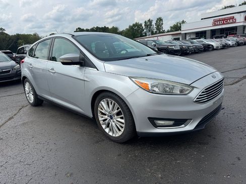 Used 2015 Ford Focus Titanium w/ Titanium Cold Weather Package FWD image 7
