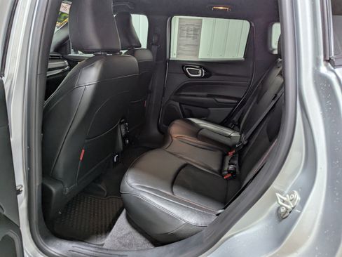 Used 2024 Jeep Compass Trailhawk image 9