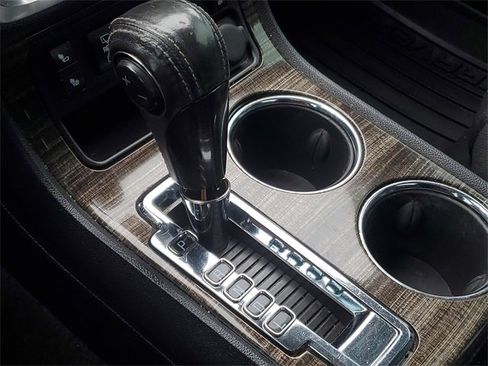 Used 2016 GMC Acadia SLT image 21