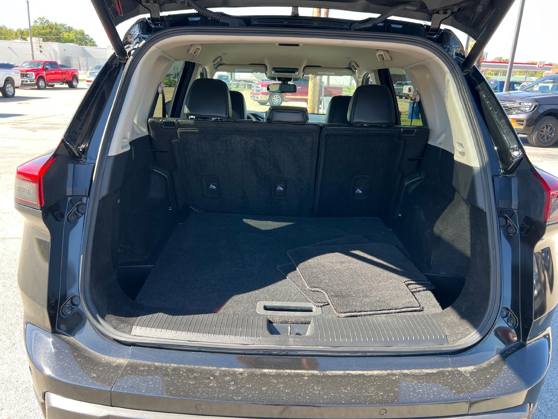 Used 2026 Nissan Rogue SL AWD/4WD image 25