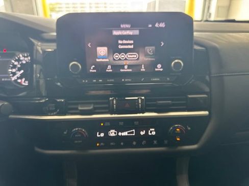 Used 2025 Nissan Pathfinder SV FWD image 12