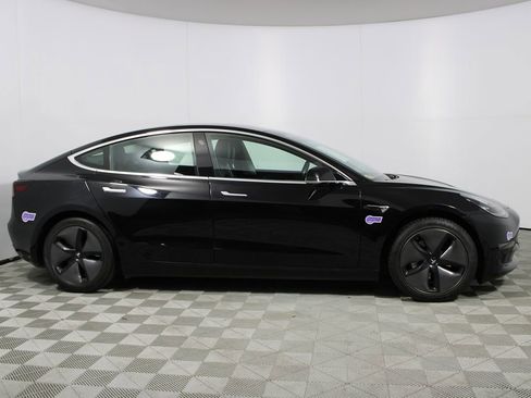 Used 2019 Tesla Model 3 Standard Range Plus image 11
