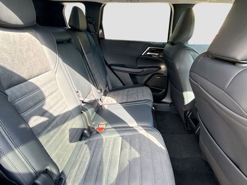 New 2026 Mitsubishi Outlander SE FWD image 28