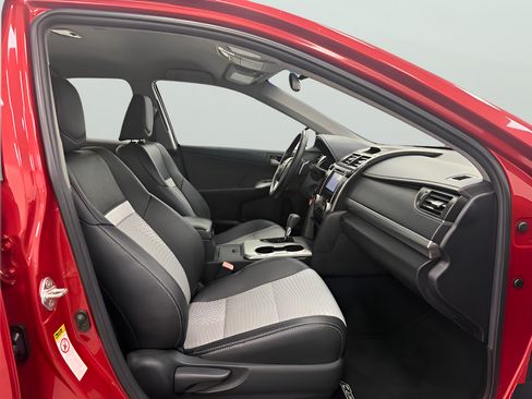 Used 2012 Toyota Camry SE FWD image 24