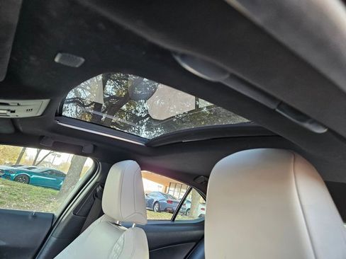 Used 2020 Lexus UX 250h w/ Accessory Package 2 AWD/4WD image 9