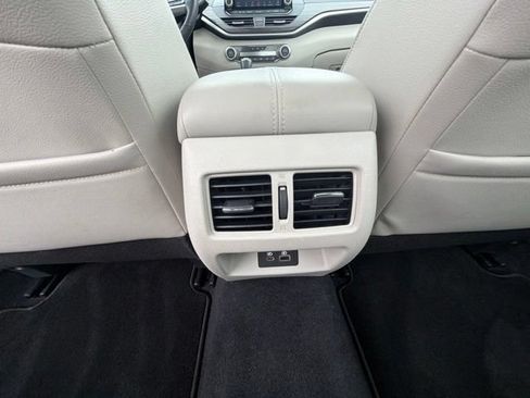 Used 2019 Nissan Altima 2.5 Platinum FWD image 14