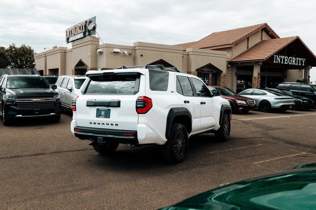 Used 2026 Toyota 4Runner SR5 AWD/4WD image 7