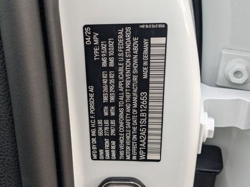 Used 2025 Porsche Macan image 30