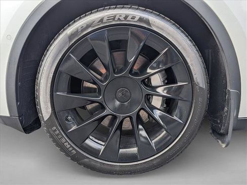 Used 2021 Tesla Model Y Long Range AWD/4WD image 23