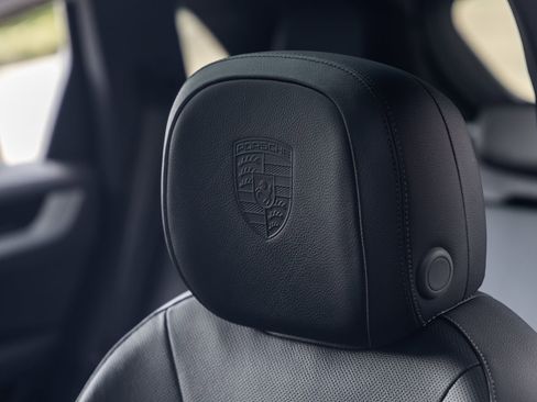 Certified 2026 Porsche Cayenne image 28