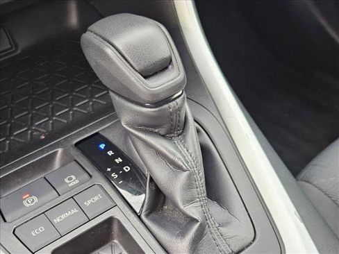 Certified 2021 Toyota RAV4 XLE FWD image 12