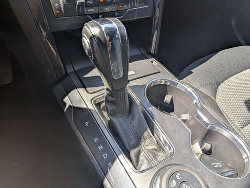 Used 2018 Ford Explorer XLT w/ Equipment Group 201A AWD/4WD image 25