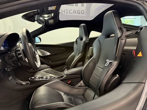 Used 2023 McLaren GT RWD image 11