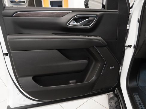 Used 2023 Chevrolet Tahoe Z71 w/ Luxury Package image 21