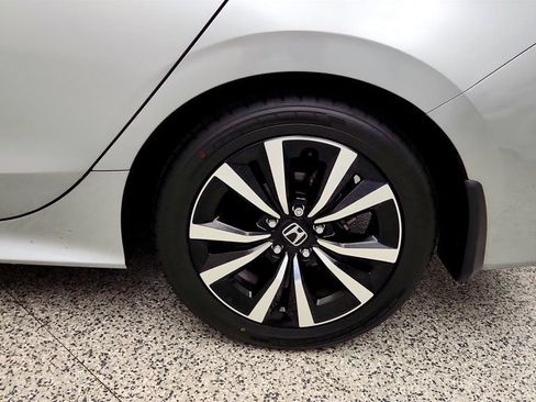 Used 2022 Honda Civic EX image 9