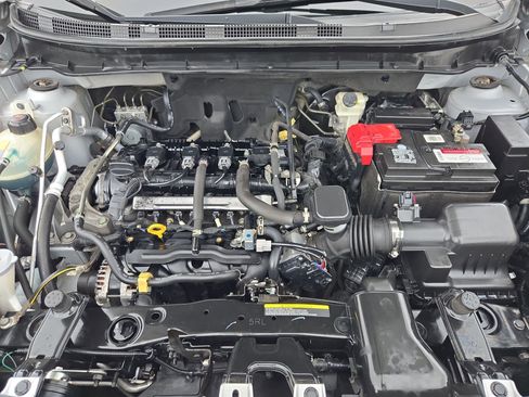 Used 2018 Nissan Kicks SR image 32