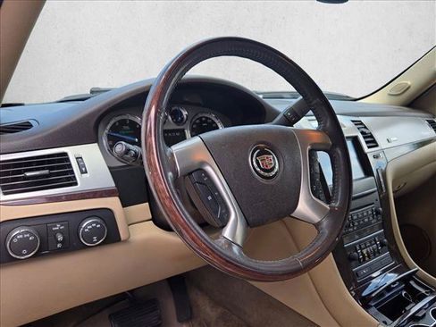 Used 2011 Cadillac Escalade 4WD Hybrid image 11