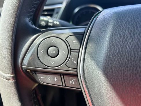 Used 2018 Toyota Camry SE FWD image 16