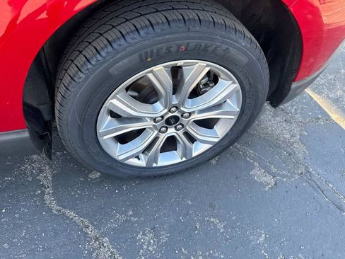 Used 2024 Ford Edge Titanium AWD/4WD image 9