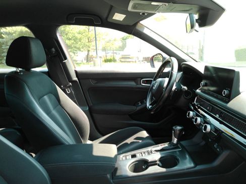 Used 2022 Honda Civic Sport image 16