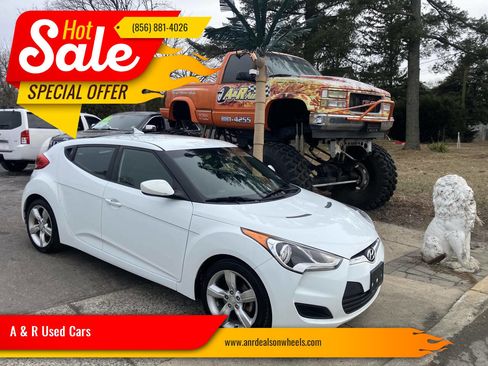 Used 2015 Hyundai Veloster image 1
