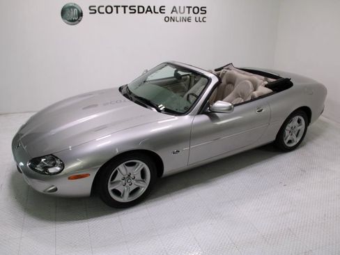 Used 1999 Jaguar XK8 Convertible RWD image 19