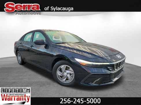 Used 2024 Hyundai Elantra SE image 1