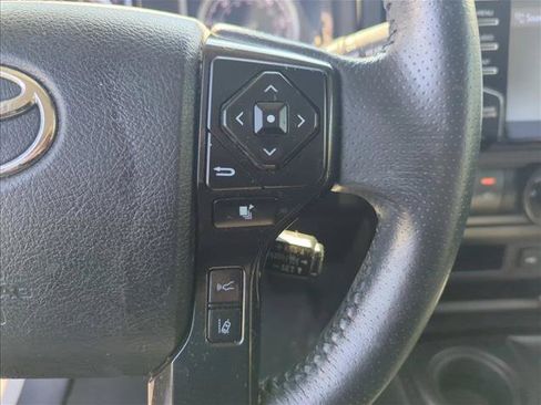 Certified 2022 Toyota 4Runner TRD Off-Road AWD/4WD image 15