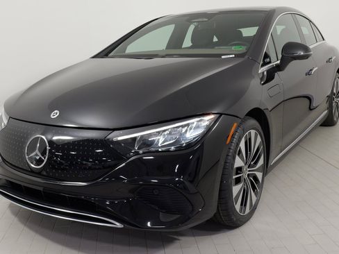 Used 2023 Mercedes-Benz EQE 500 4MATIC Sedan image 5