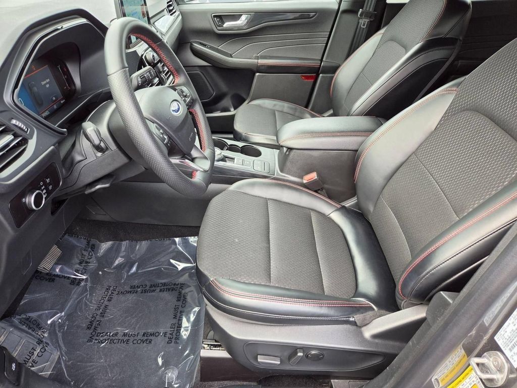 Used 2025 Ford Escape ST-Line AWD/4WD image 15