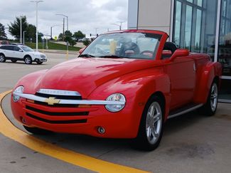 Used 2004 Chevrolet SSR w/ Preferred Equipment Group RWD video 2