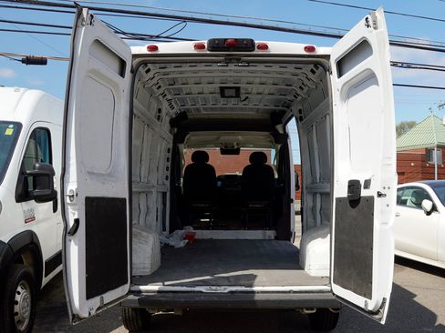Used 2023 RAM ProMaster 2500 FWD image 12
