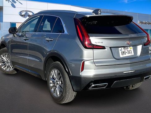 Used 2025 Cadillac XT4 Premium Luxury image 12