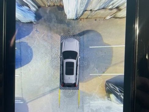 Certified 2024 Volvo V90 B6 Cross Country Plus image 21