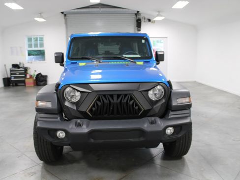 Used 2025 Jeep Wrangler Unlimited Sport AWD/4WD image 3