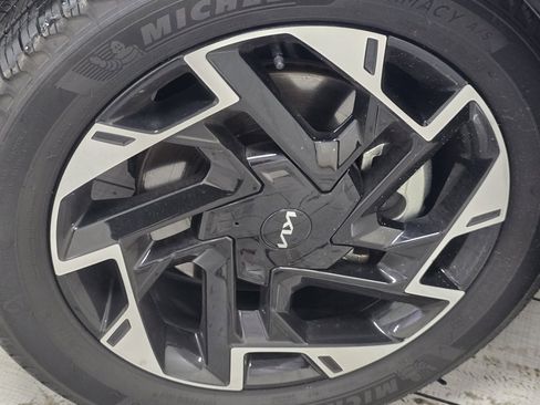 Used 2024 Kia Sportage SX image 11