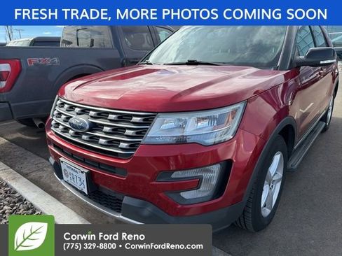 Used 2017 Ford Explorer XLT w/ Equipment Group 201A image 3