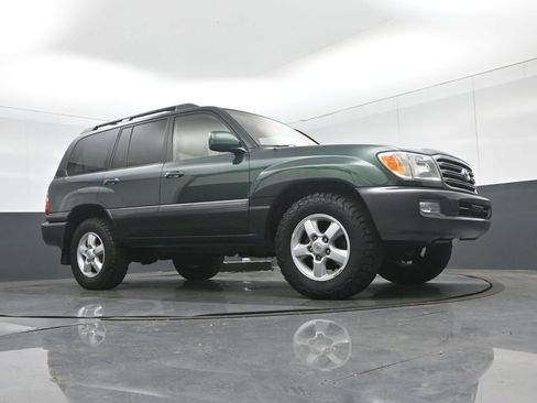 Used 2004 Toyota Land Cruiser AWD/4WD image 50