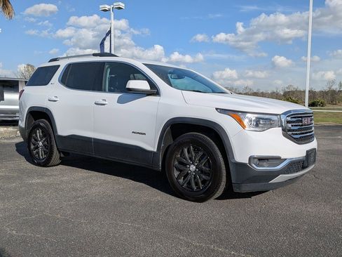 Used 2018 GMC Acadia SLT image 2