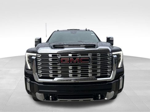 Used 2024 GMC Sierra 2500 Denali w/ Denali Reserve Package image 8
