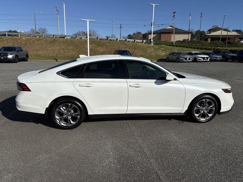 Used 2024 Honda Accord EX image 11
