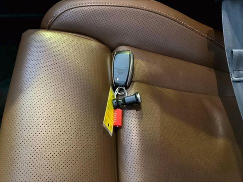 Used 2022 Subaru Outback Touring w/ Popular Package #2 image 15