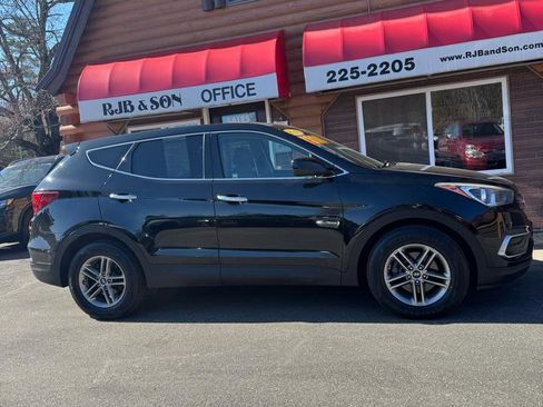 Used 2018 Hyundai Santa Fe Sport AWD/4WD image 2